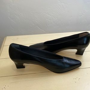 New black Nickels heels
